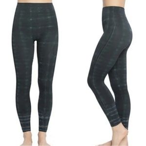 SPANX Look at Me Now Camo Leggings